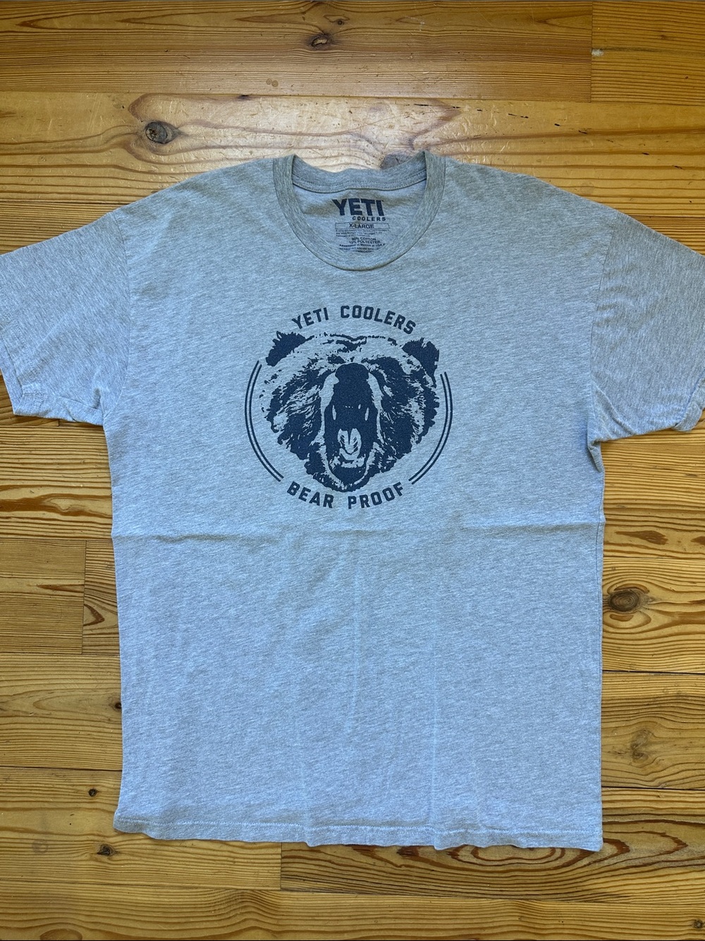 YETI tee | size XL